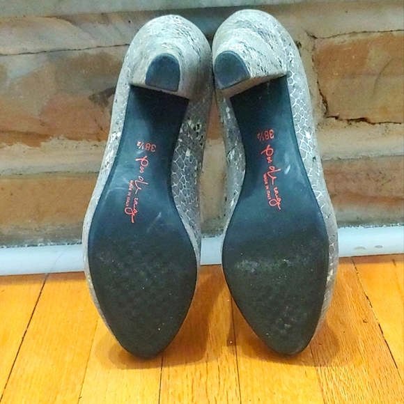 Pas de Rouge Shoes - Picture 3 of 5